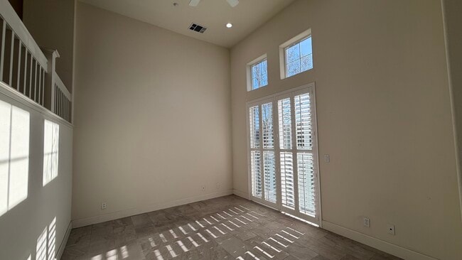 Building Photo - 35129 11th St