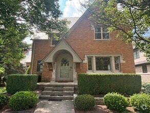 Building Photo - 182 S Kenmore Ave
