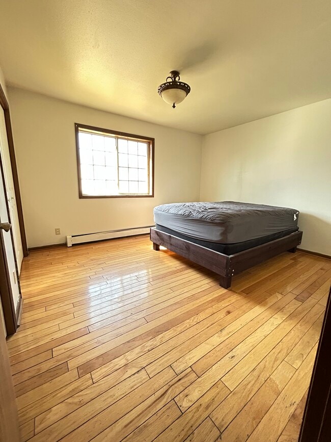 Foto del edificio - 409 Plainfield Rd