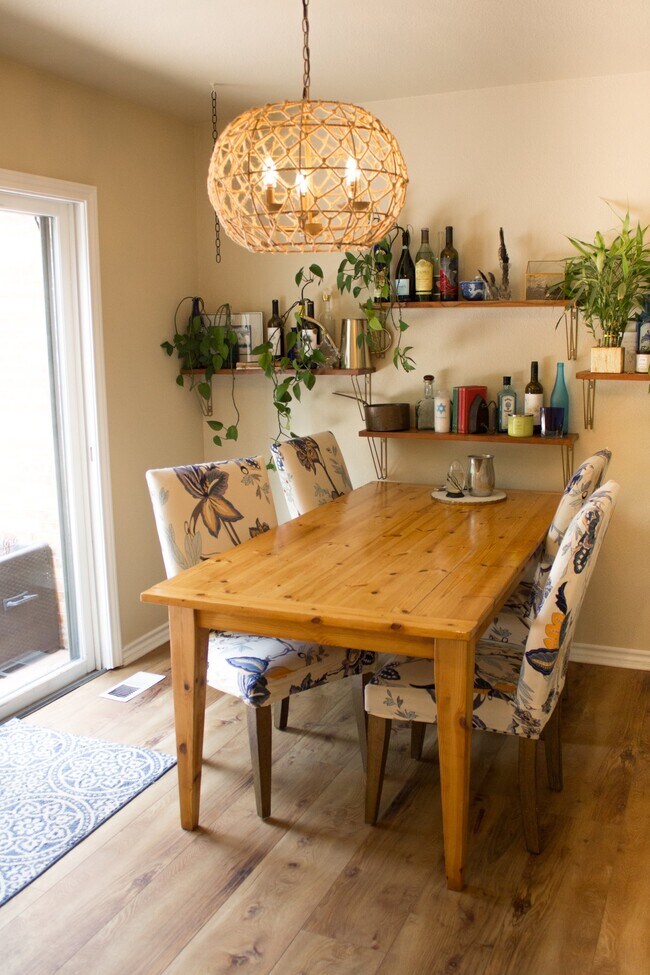 Foto del edificio - 8365 E Radcliff Ave