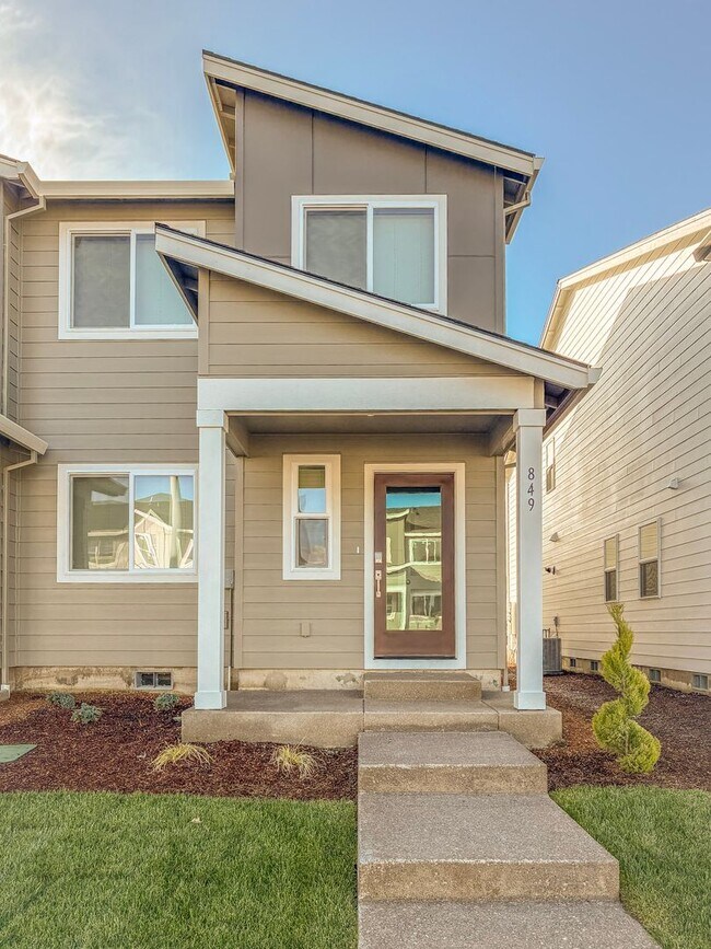 Foto del edificio - New Townhome 3 Bedroom Available now in Smith Creek Neighborhood