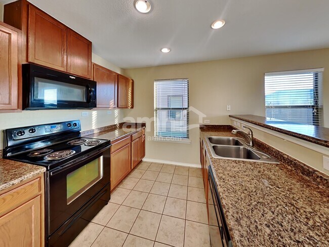 Foto del edificio - 523 Cormorant