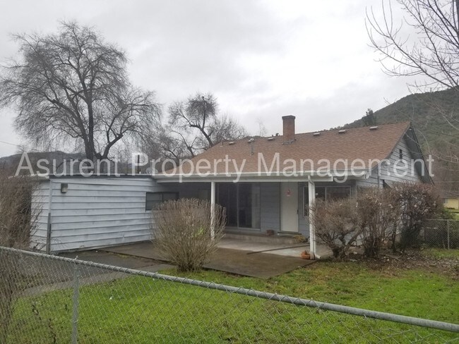Building Photo - 1246 2nd Ave