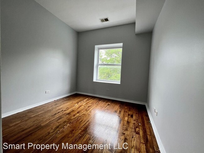 Building Photo - 2 br, 1 bath House - 4107 W. Iowa St. Unit 1