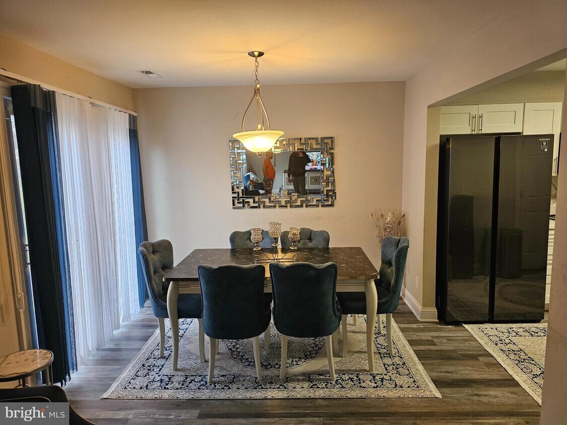 Foto principal - 108 Chaucer Rd