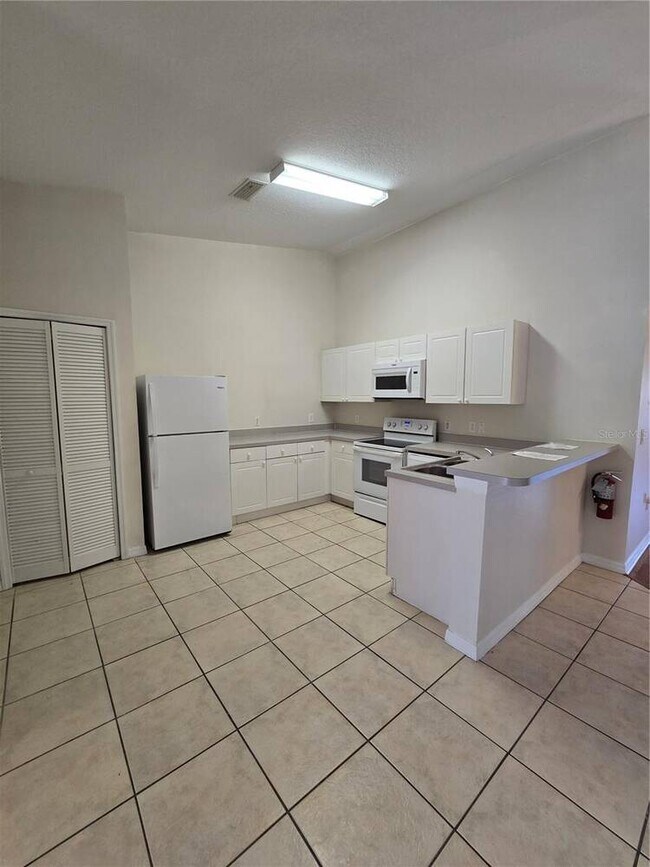 Building Photo - 2790 Club Cortile Cir