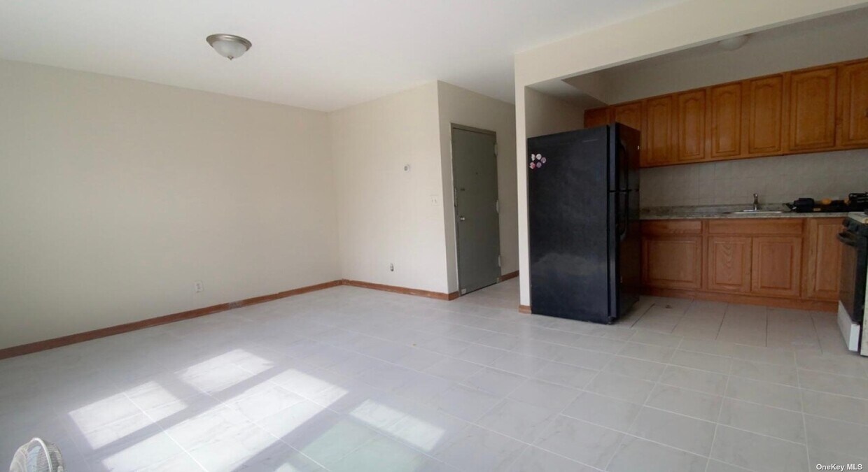 Foto principal - 33-05 109th St