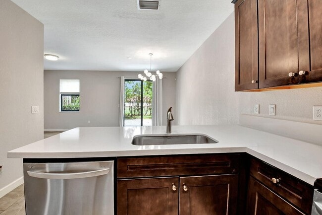 Building Photo - 12994 Anthorne Ln