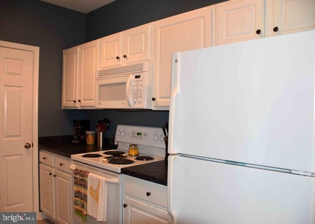 Building Photo - 17063 S Brandt St