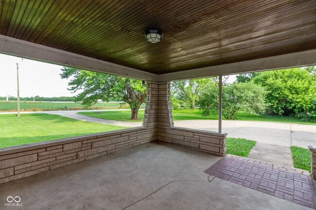 Building Photo - 1041 N Bluff Rd
