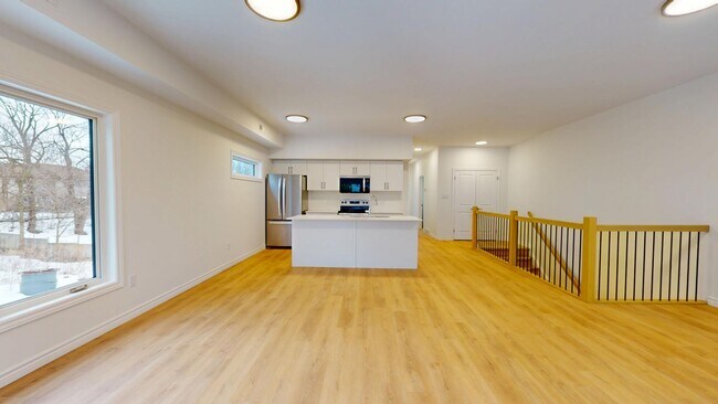 Photo du bâtiment - BEAUTIFUL 2 BEDROOM 2 BATH APARTMENT FOR JUNE IN SOUTH LONDON