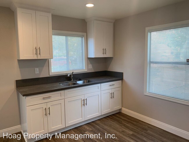 Foto del edificio - 13025 Lambert Rd