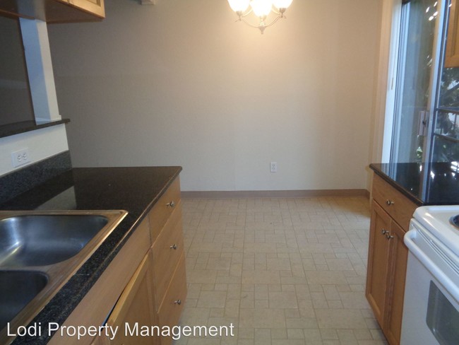 Foto del edificio - 1819 S Cherokee Ln