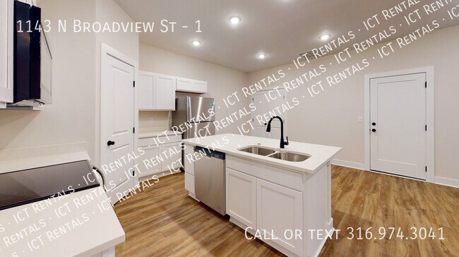 Building Photo - 1143 N Broadview St