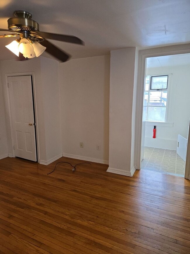 Building Photo - 115 S Potomac St