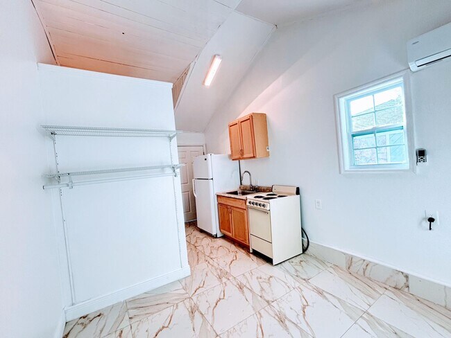 Foto del edificio - 806 Ridgewood Dr