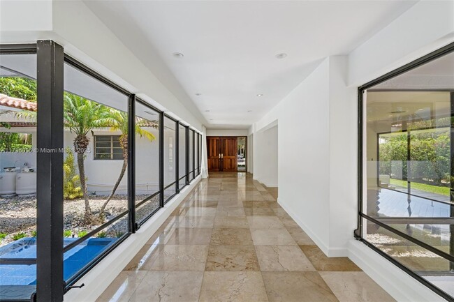 Building Photo - 8118 Los Pinos Blvd
