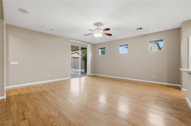 Foto del edificio - 10631 Sweet Lilly Ct