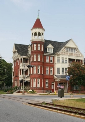 Primary Photo - Aldine Apartments