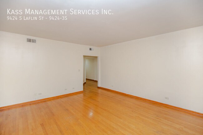 Building Photo - 9424 S Laflin St