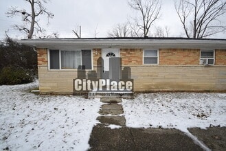 Building Photo - 2410 N Lesley Ave