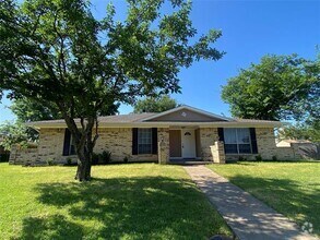 Building Photo - 1000 Hillcrest Dr