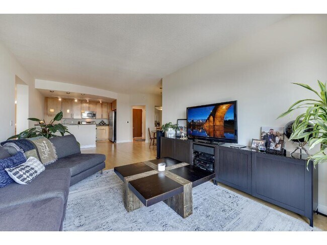 Foto del edificio - 100 3rd Ave S