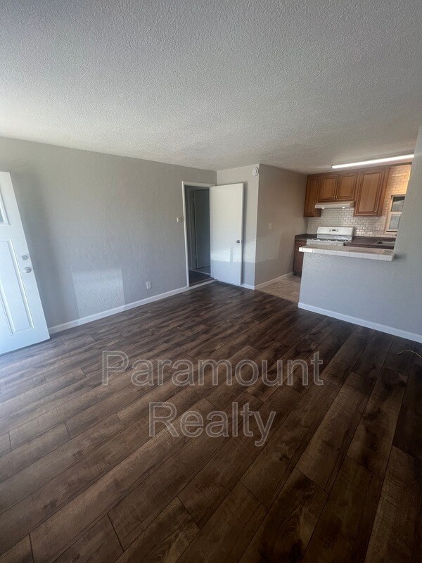 Foto del edificio - 22075 Montgomery St