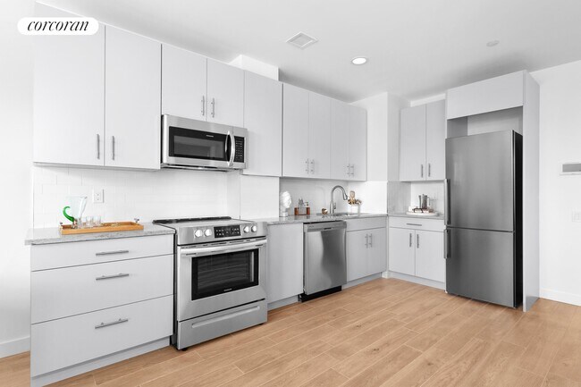 Building Photo - 912 Broadway-