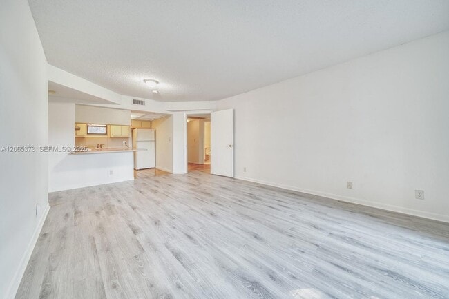 Building Photo - 8290 Lake Dr