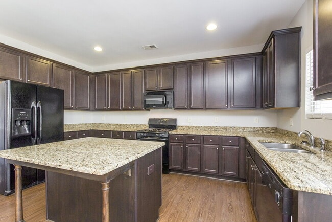 Building Photo - 2117 Juniper Ives Ct SE