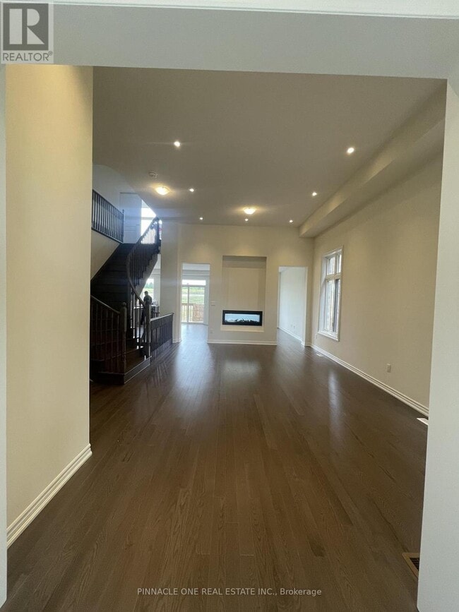 Building Photo - 913 Rexton Dr