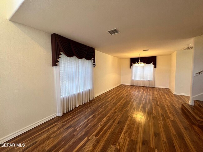 Building Photo - 7105 Tierra Roja St