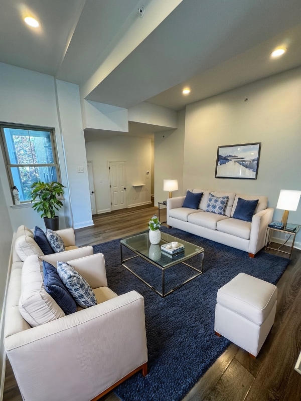 Photo - 3825 Hamilton St Apartment