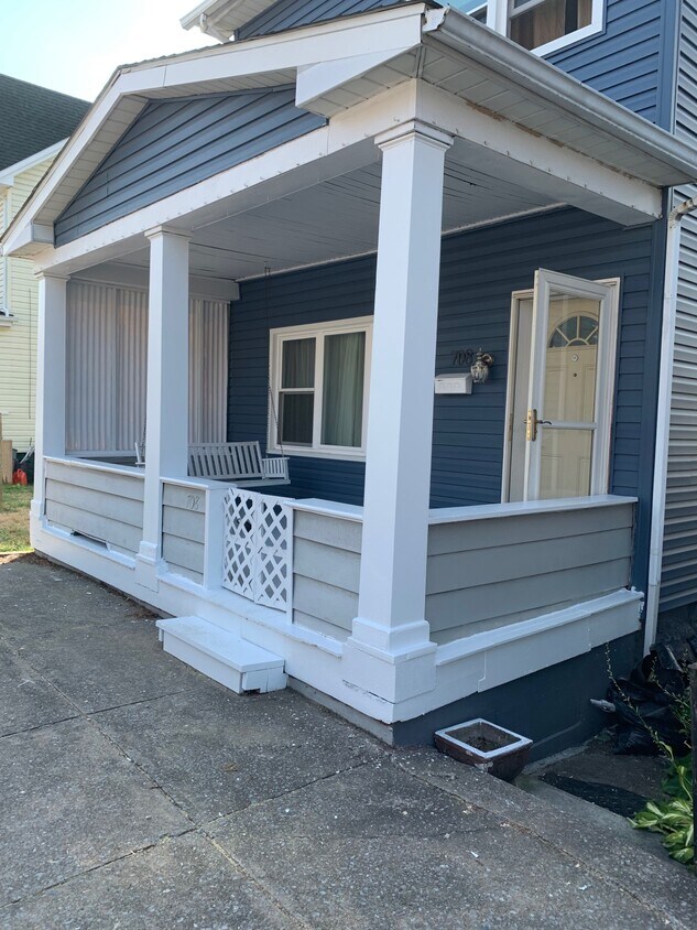 Foto principal - 708 1st Ave