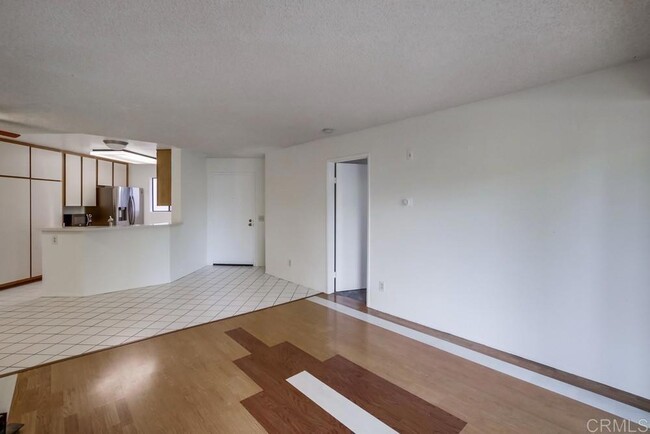 Building Photo - 9771 Mesa Springs Way
