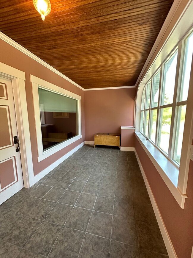 Building Photo - Charming 3 bed 2 bath home in Rexburg, clo...