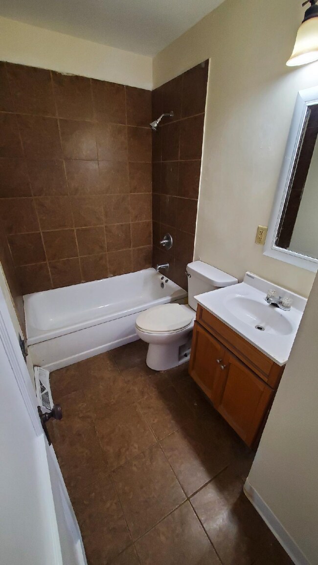 Foto del edificio - 33 Berkshire Dr