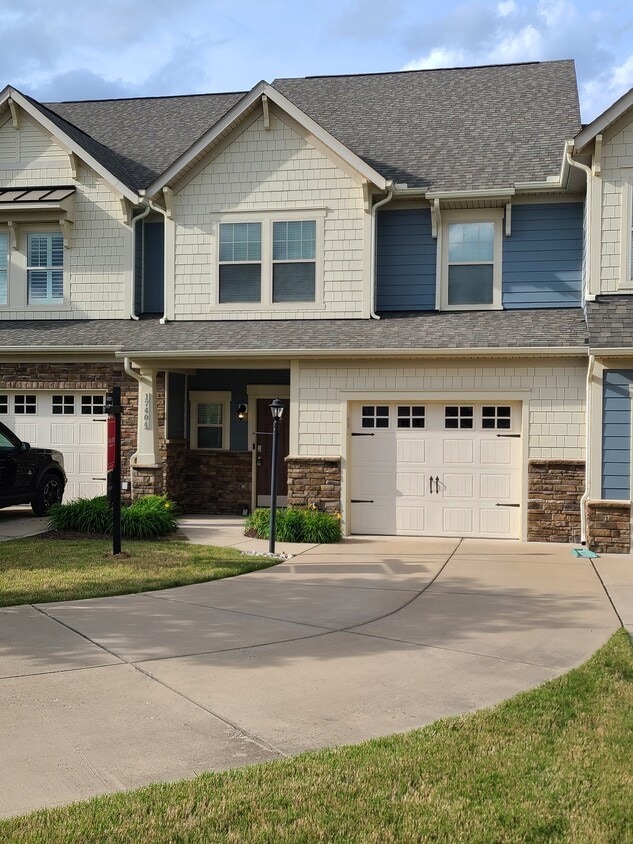 Primary Photo - 17404 Wynstone Park Ln