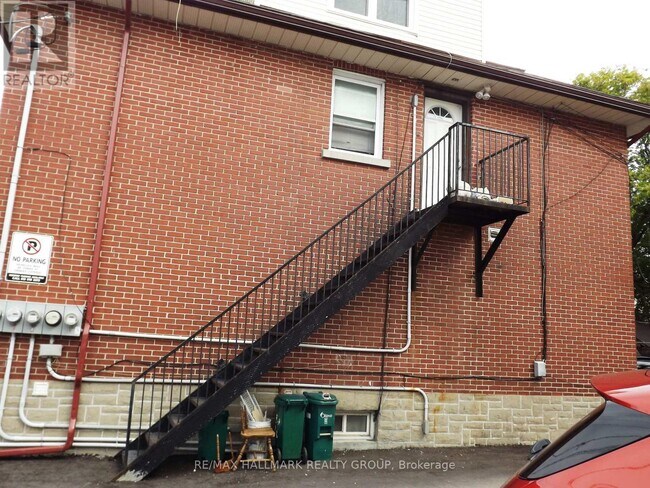 Photo du bâtiment - 570 Gladstone Ave