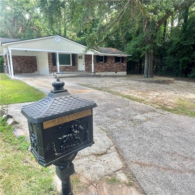 Building Photo - 2466 Madrid Dr