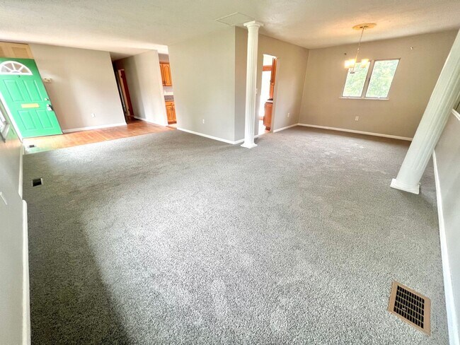 Foto del edificio - 3 Bed 2 Bath- Hopewell Township Pa!