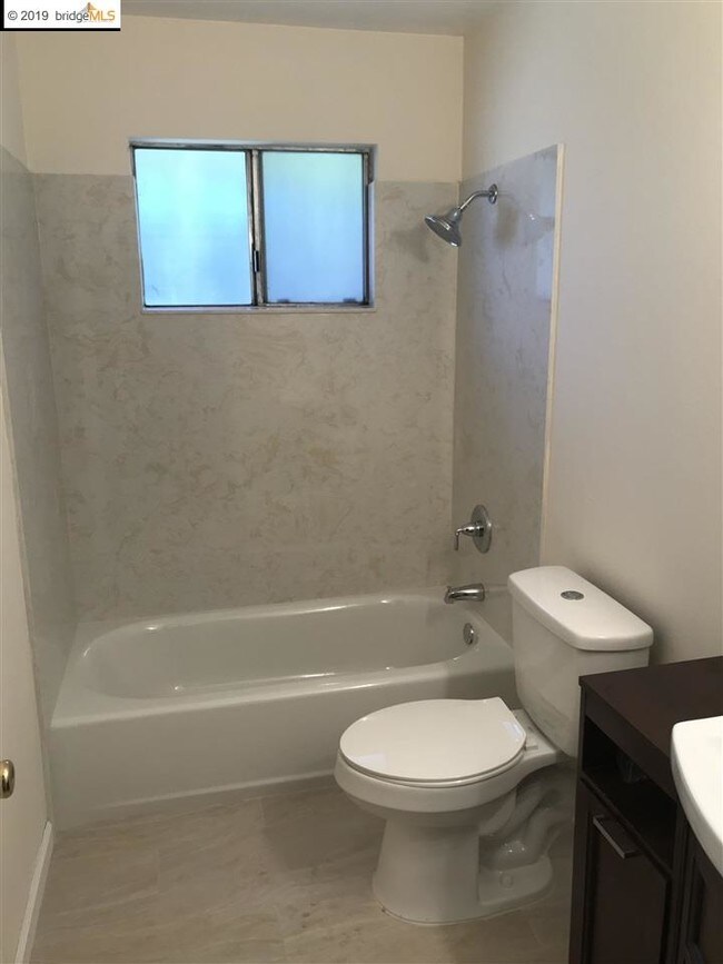 Foto del edificio - 2409 Peppertree Ct