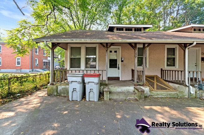 Foto del edificio - 733 E Cherry St