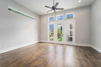 Building Photo - 2221 Francis St