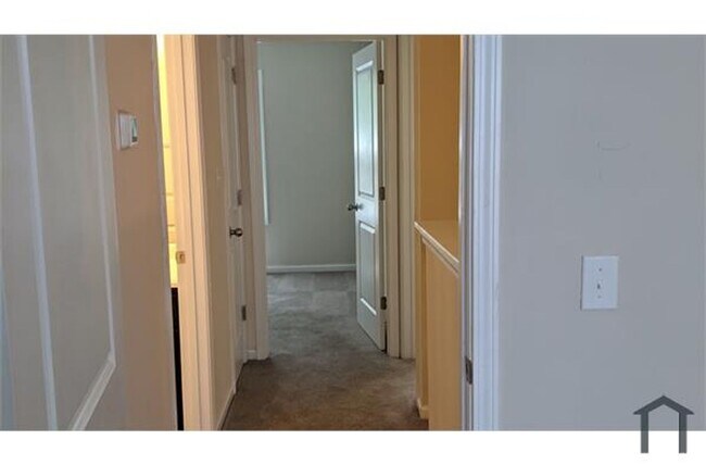 Foto del edificio - 5229 Woodbrier St