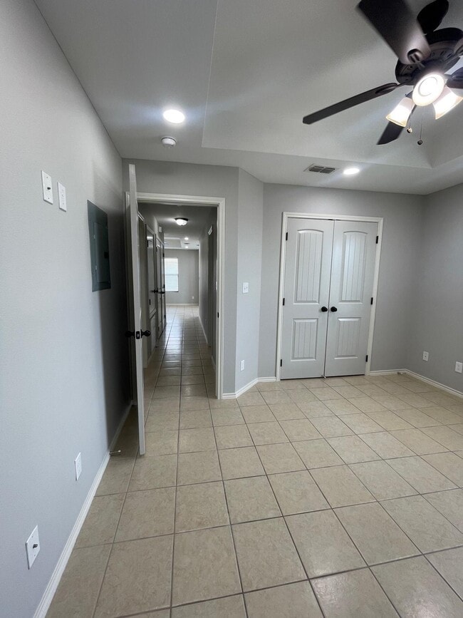 Foto del edificio - 406 E 3rd St