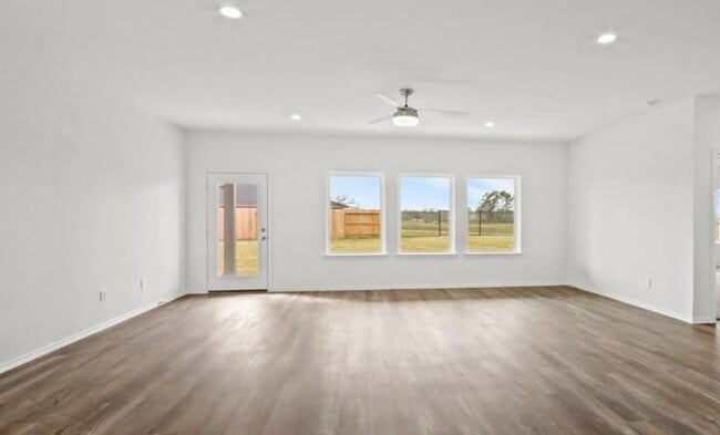 Building Photo - 3008 Emerald Ocean Dr