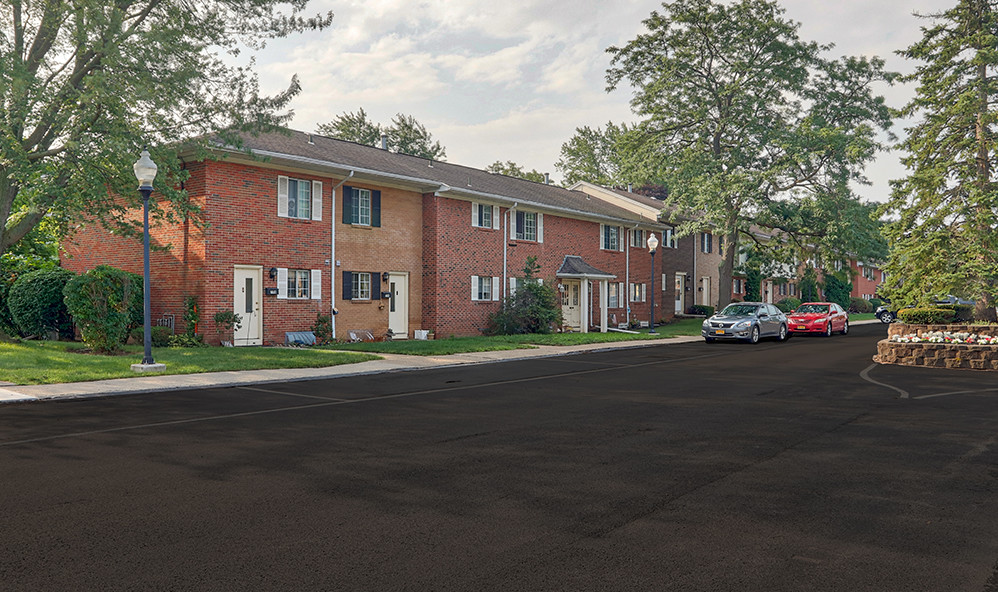 Foto principal - Elmwood Terrace Apartments and Townhomes