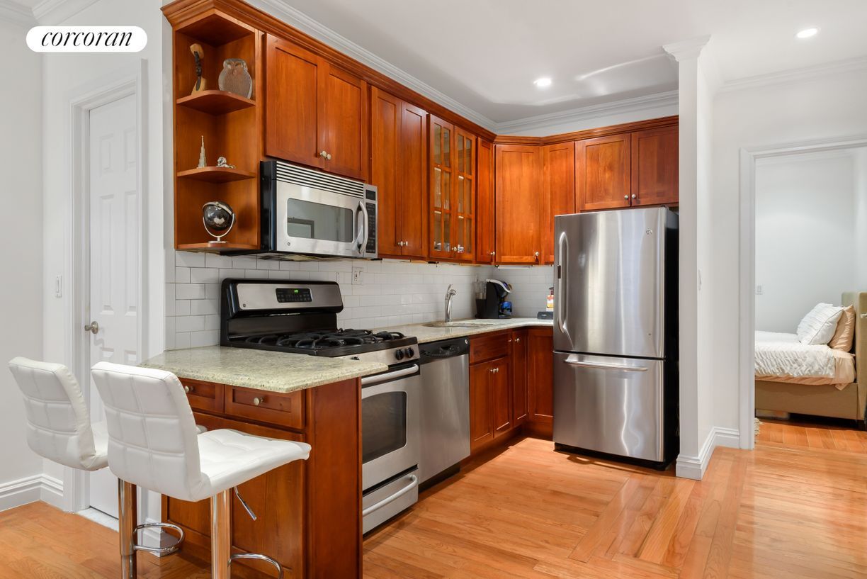 Primary Photo - 66 Madison Ave